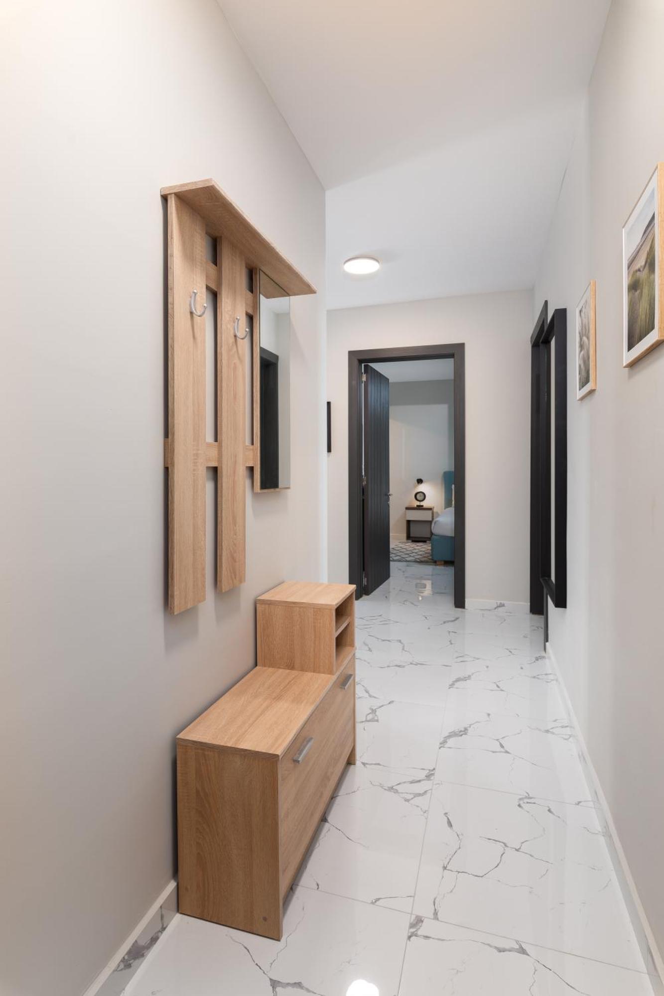 Modern 2Br Cosy Apartment With Large Terrace - Close To Manoel Island & Tigne Shopping Mall Sliema Bagian luar foto